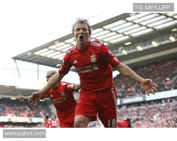 低调足球球星之子的人生故事从球场边缘到自我成长的轨迹